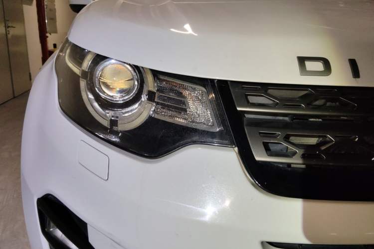 Used Land Rover Discovery Sport 2016 2.0T SE Right Front Headlight