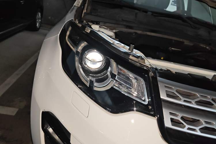Used Land Rover Discovery Sport 2016 2.0T HSE Right Front Headlight
