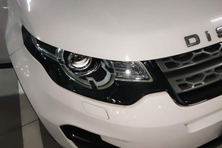 Used Land Rover Discovery Sport 2016 2.0T SE Right Front Headlight