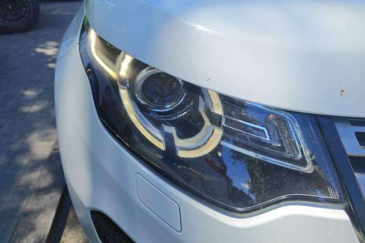 Used Land Rover Discovery Sport 2016 2.0T SE Right Front Headlight