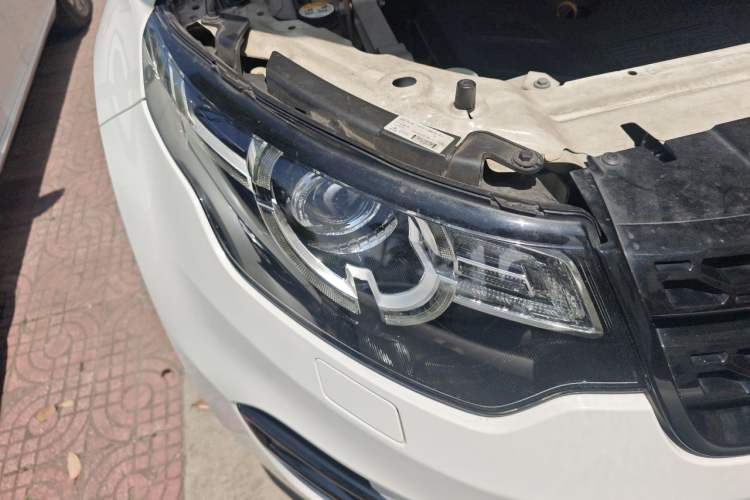 Used Land Rover Discovery Sport 2016 2.0T HSE Right Front Headlight