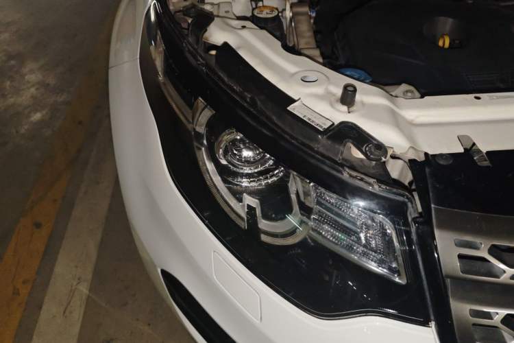 Used Land Rover Discovery Sport 2016 2.0T SE Right Front Headlight