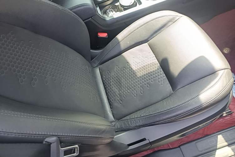 Used Land Rover Discovery Sport 2016 2.0T S Right Front Seat