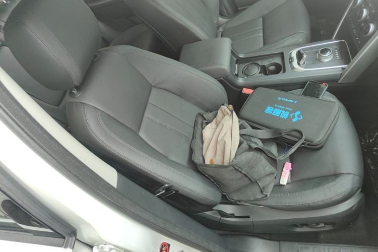 Used Land Rover Discovery Sport 2016 2.0T SE Right Front Seat