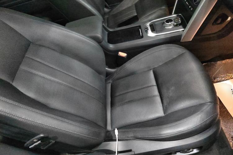 Used Land Rover Discovery Sport 2016 2.0T SE Right Front Seat