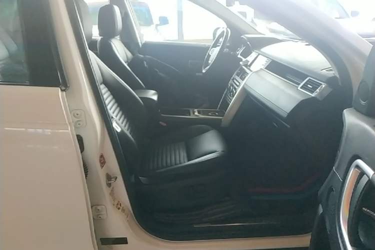 Used Land Rover Discovery Sport 2016 2.0T HSE LUXURY Right Front Seat