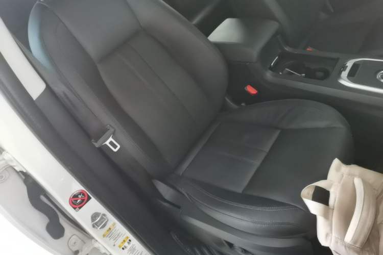 Used Land Rover Discovery Sport 2016 2.0T HSE Right Front Seat