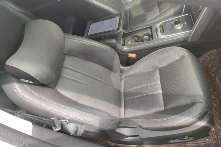 Used Land Rover Discovery Sport 2016 2.0T HSE Right Front Seat