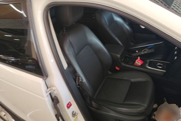Used Land Rover Discovery Sport 2016 2.0T S Right Front Seat