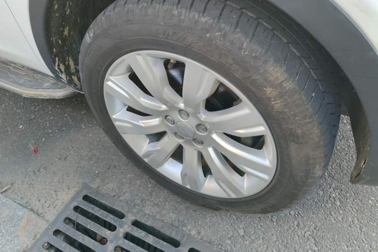 Used Land Rover Discovery Sport 2016 2.0T HSE Right Front Wheel Hub