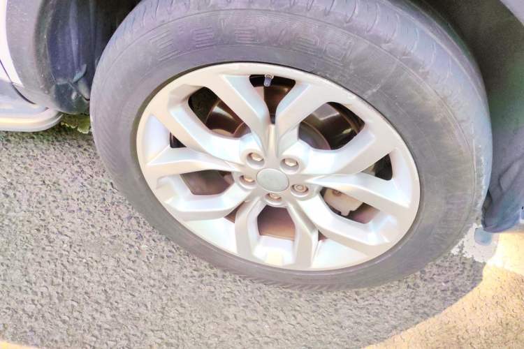 Used Land Rover Discovery Sport 2016 2.0T HSE Right Front Wheel Hub
