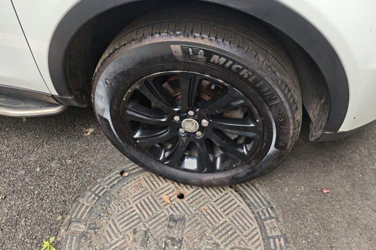 Used Land Rover Discovery Sport 2016 2.0T SE Right Front Wheel Hub