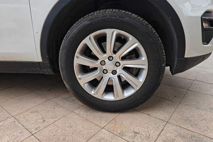 Used Land Rover Discovery Sport 2016 2.0T SE Right Front Wheel Hub