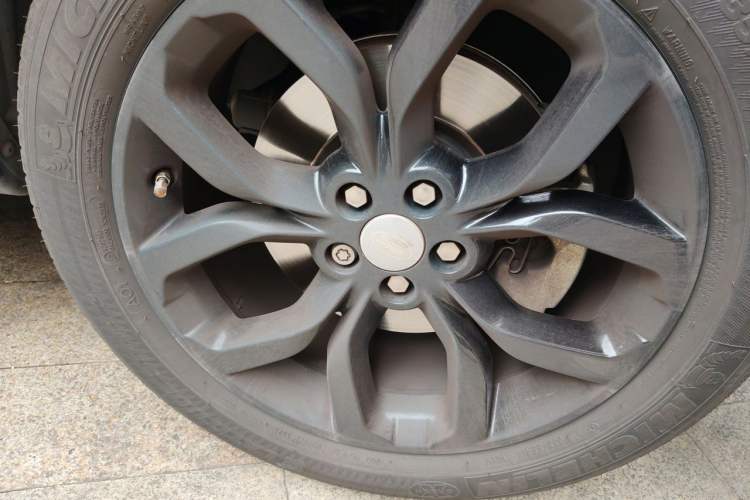 Used Land Rover Discovery Sport 2016 2.0T HSE Right Front Wheel Hub