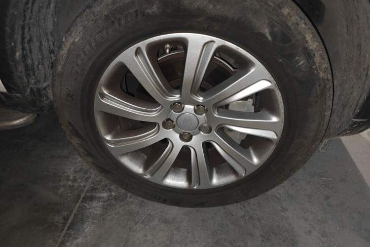 Used Land Rover Discovery Sport 2016 2.0T SE Right Front Wheel Hub