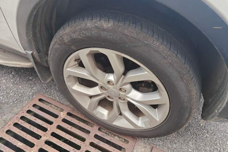 Used Land Rover Discovery Sport 2016 2.0T HSE Right Front Wheel Hub