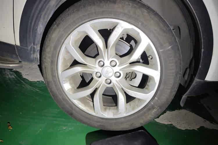Used Land Rover Discovery Sport 2016 2.0T HSE Right Front Wheel Hub