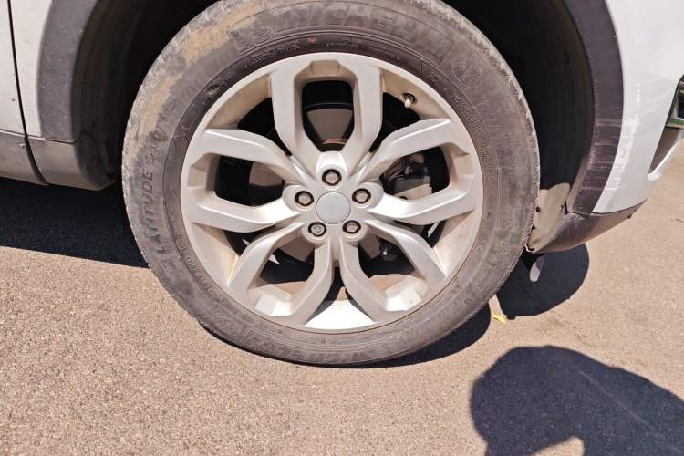 Used Land Rover Discovery Sport 2016 2.0T HSE Right Front Wheel Hub