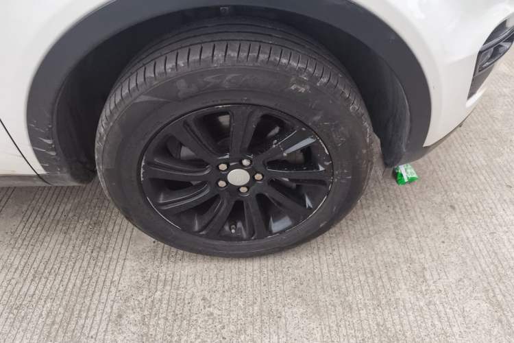 Used Land Rover Discovery Sport 2016 2.0T SE Right Front Wheel Hub