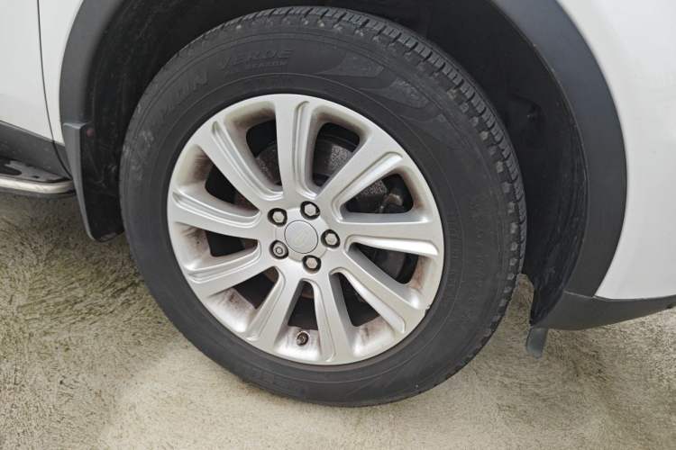 Used Land Rover Discovery Sport 2016 2.0T SE Right Front Wheel Hub