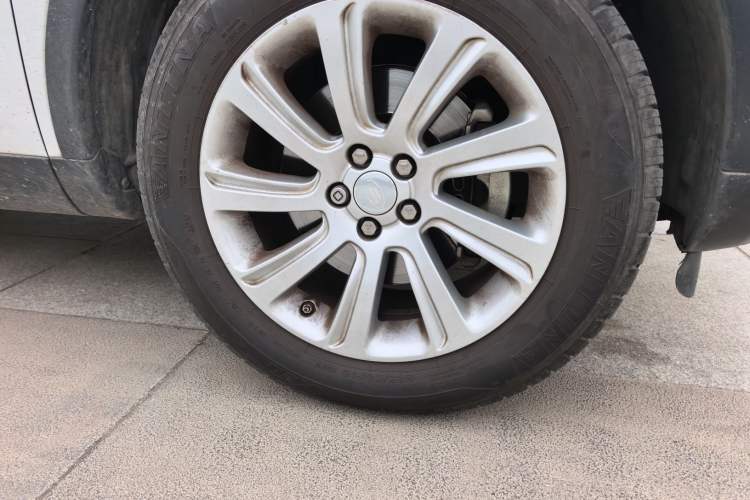 Used Land Rover Discovery Sport 2016 2.0T SE Right Front Wheel Hub