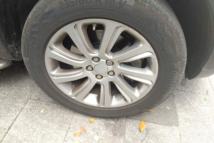 Used Land Rover Discovery Sport 2016 2.0T SE Right Front Wheel Hub