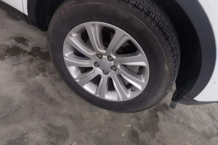 Used Land Rover Discovery Sport 2016 2.0T SE Right Front Wheel Hub