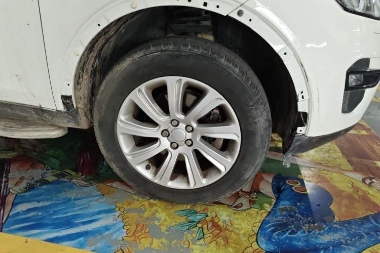 Used Land Rover Discovery Sport 2016 2.0T SE Right Front Wheel Hub