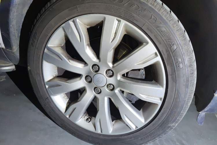 Used Land Rover Discovery Sport 2016 2.0T HSE LUXURY Right Front Wheel Hub