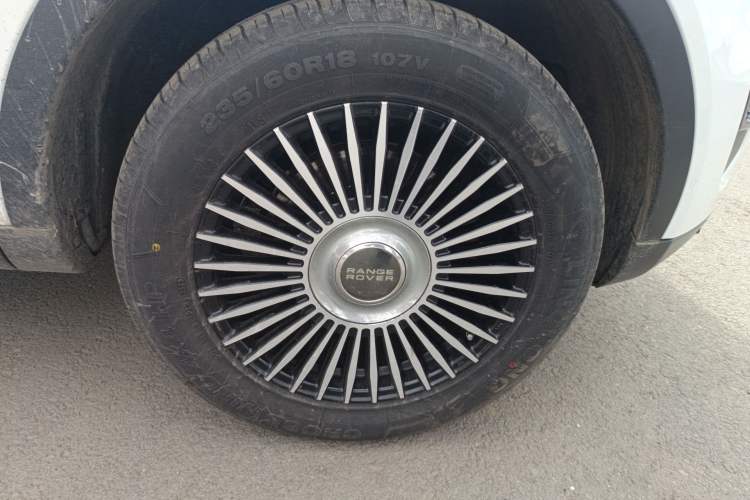 Used Land Rover Discovery Sport 2016 2.0T SE Right Front Wheel Hub