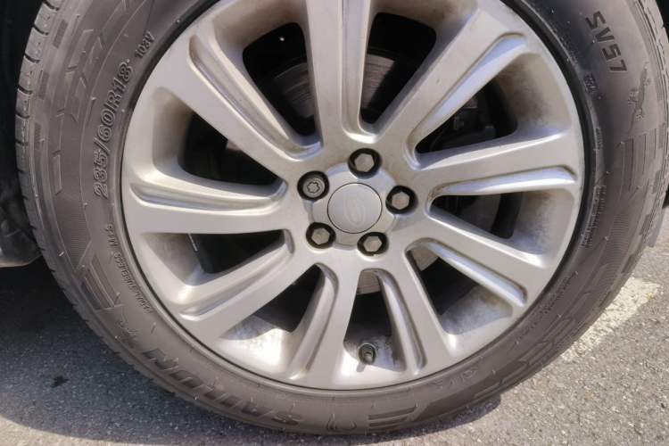 Used Land Rover Discovery Sport 2016 2.0T SE Right Front Wheel Hub