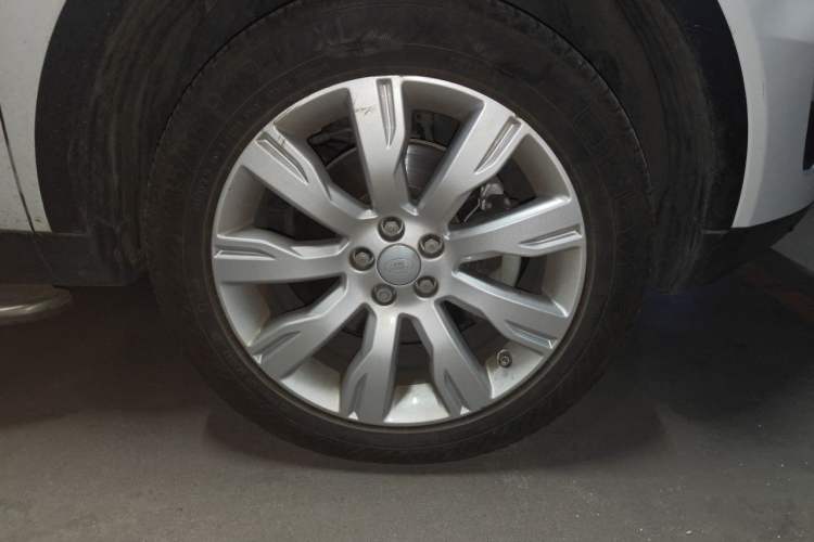 Used Land Rover Discovery Sport 2016 2.0T HSE LUXURY Right Front Wheel Hub