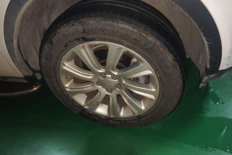 Used Land Rover Discovery Sport 2016 2.0T SE Right Front Wheel Hub