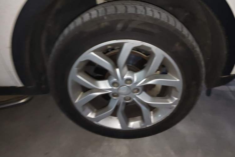 Used Land Rover Discovery Sport 2016 2.0T HSE Right Front Wheel Hub