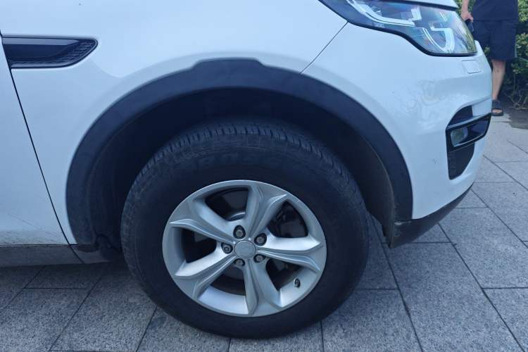 Used Land Rover Discovery Sport 2016 2.0T S Right Front Wheel Hub