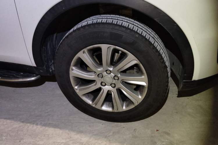 Used Land Rover Discovery Sport 2016 2.0T SE Right Front Wheel Hub
