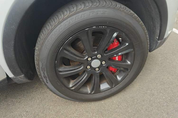 Used Land Rover Discovery Sport 2016 2.0T SE Right Front Wheel Hub