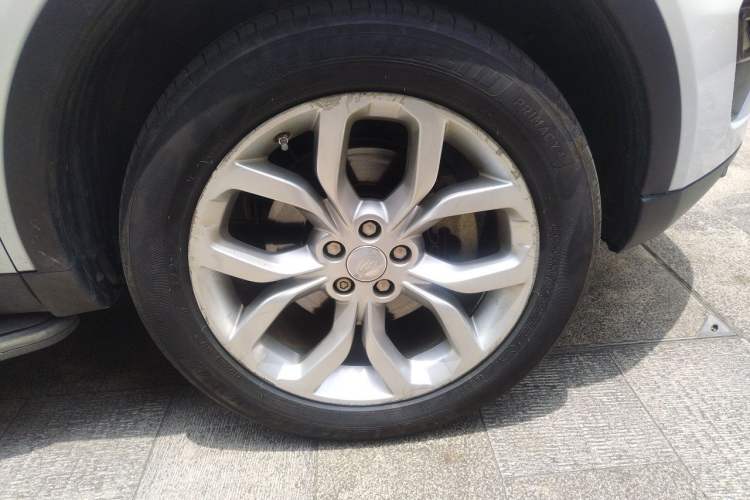 Used Land Rover Discovery Sport 2016 2.0T HSE Right Front Wheel Hub