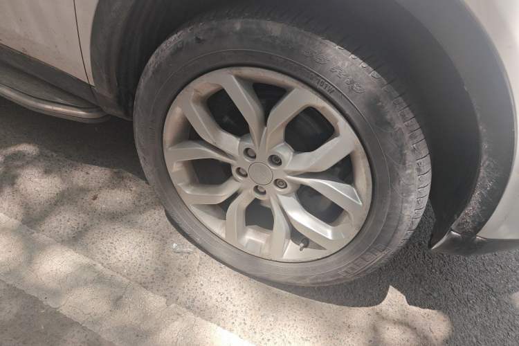Used Land Rover Discovery Sport 2016 2.0T HSE Right Front Wheel Hub