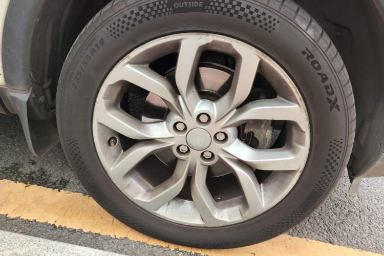 Used Land Rover Discovery Sport 2016 2.0T HSE Right Front Wheel Hub