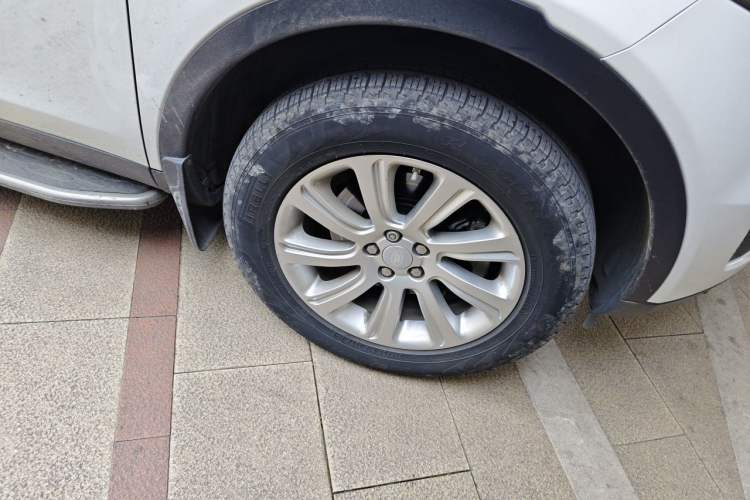 Used Land Rover Discovery Sport 2016 2.0T SE Right Front Wheel Hub