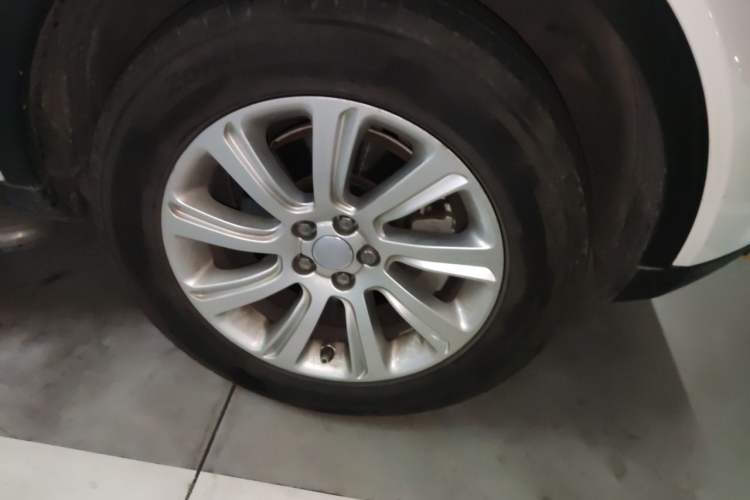 Used Land Rover Discovery Sport 2016 2.0T SE Right Front Wheel Hub