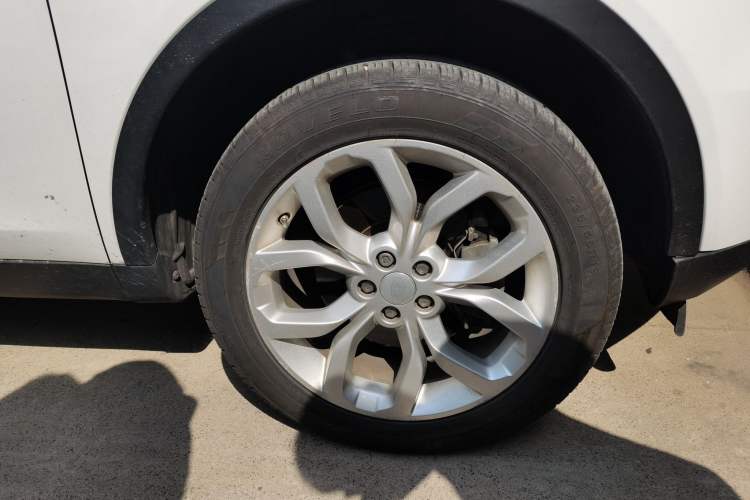 Used Land Rover Discovery Sport 2016 2.0T HSE Right Front Wheel Hub