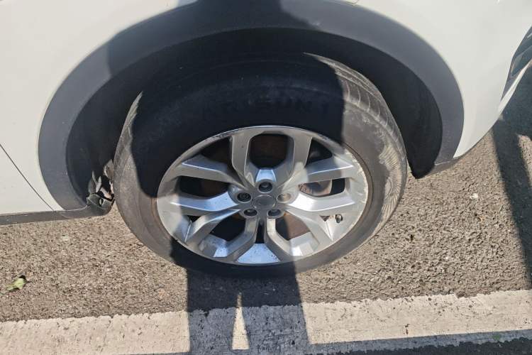 Used Land Rover Discovery Sport 2016 2.0T HSE Right Front Wheel Hub