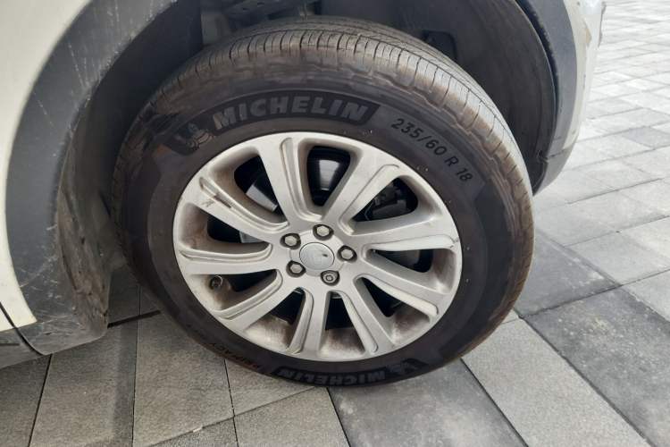 Used Land Rover Discovery Sport 2016 2.0T SE Right Front Wheel Hub