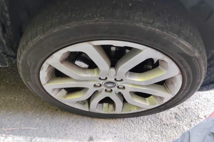 Used Land Rover Discovery Sport 2016 2.0T HSE Right Front Wheel Hub