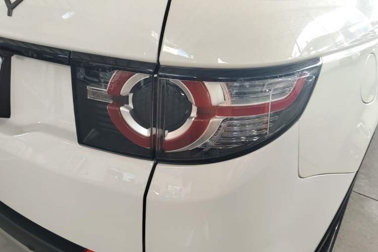Used Land Rover Discovery Sport 2016 2.0T HSE Right Rear Taillight