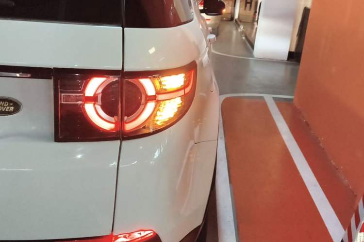 Used Land Rover Discovery Sport 2016 2.0T SE Right Rear Taillight