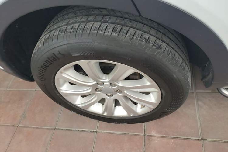 Used Land Rover Discovery Sport 2016 2.0T SE Right Rear Wheel Hub
