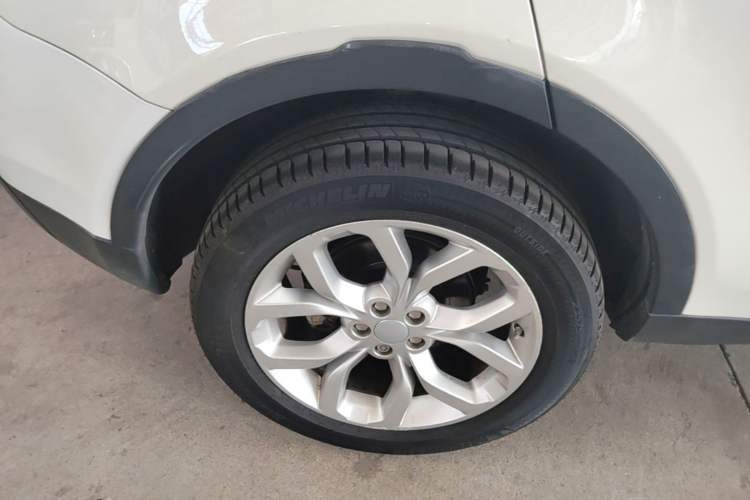 Used Land Rover Discovery Sport 2016 2.0T HSE Right Rear Wheel Hub